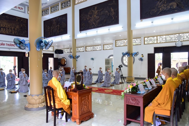 Lễ truyền giới Sa di Phương Trượng